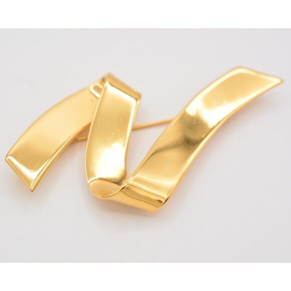 Monet Vintage Ribbon Pin Brooch Ribbon Gold Tone Shiny Chunky Signed 1980s Bin1 - Picture 2 of 12